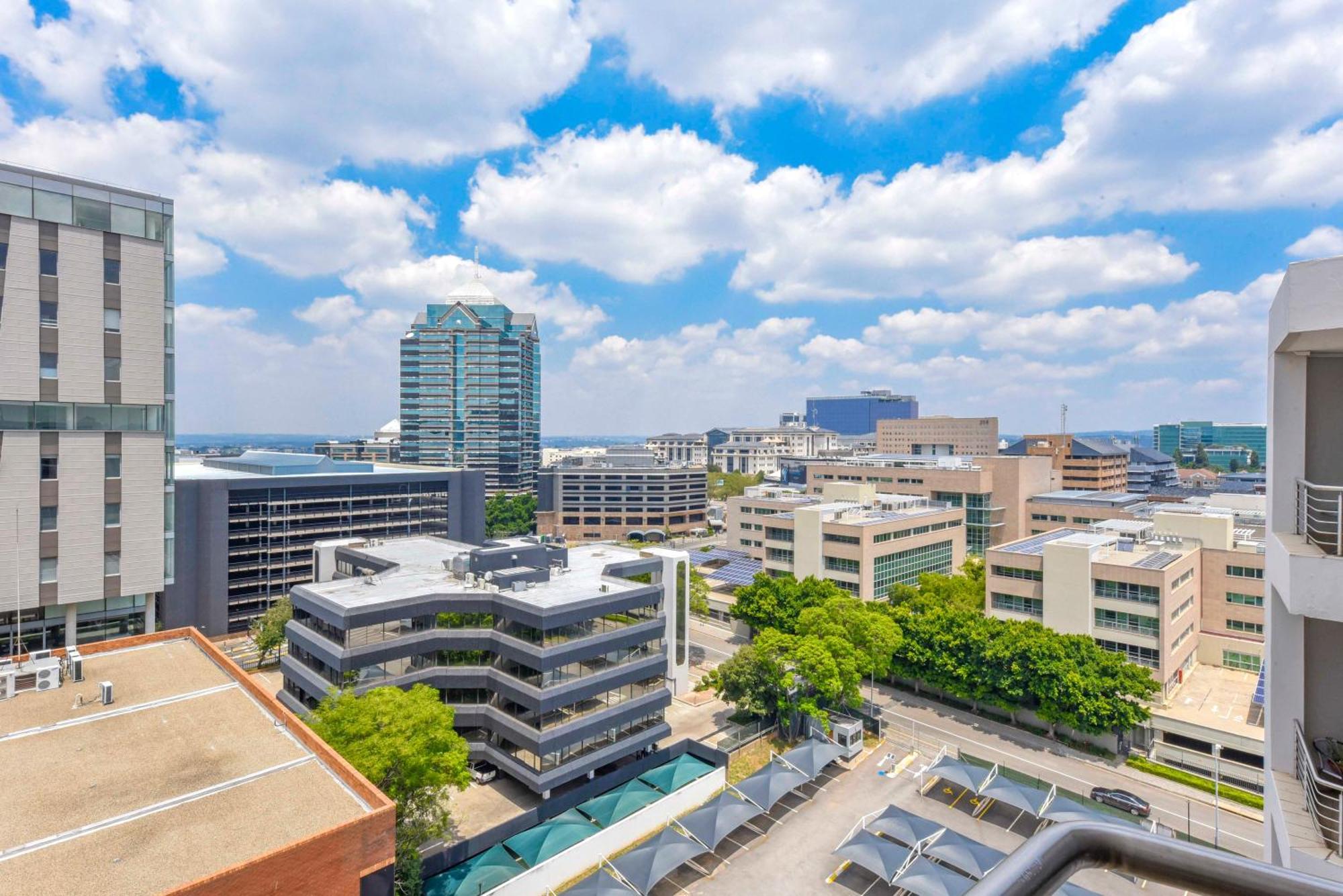 Hydro Park Residences In Sandton With Generator Johannesburg Eksteriør billede